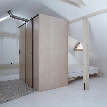 Stajnhaus 4* ミクロフ