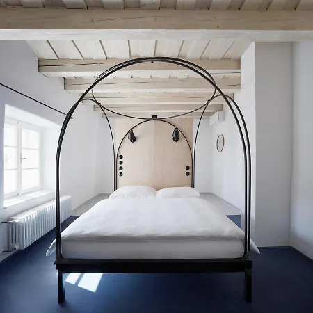 ゲストハウス Stajnhaus ミクロフ